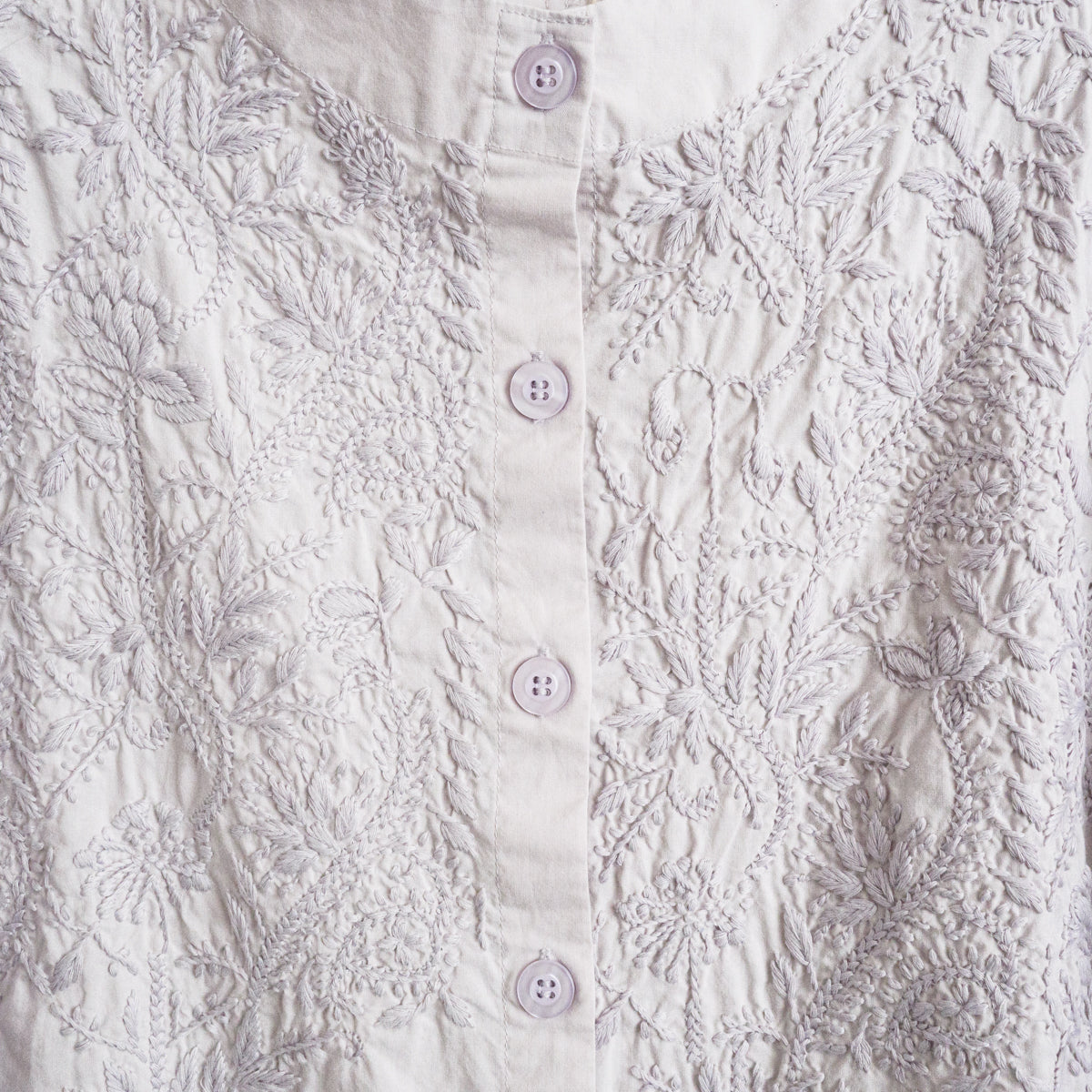 チカン手刺繍シャツ(ハイネック)