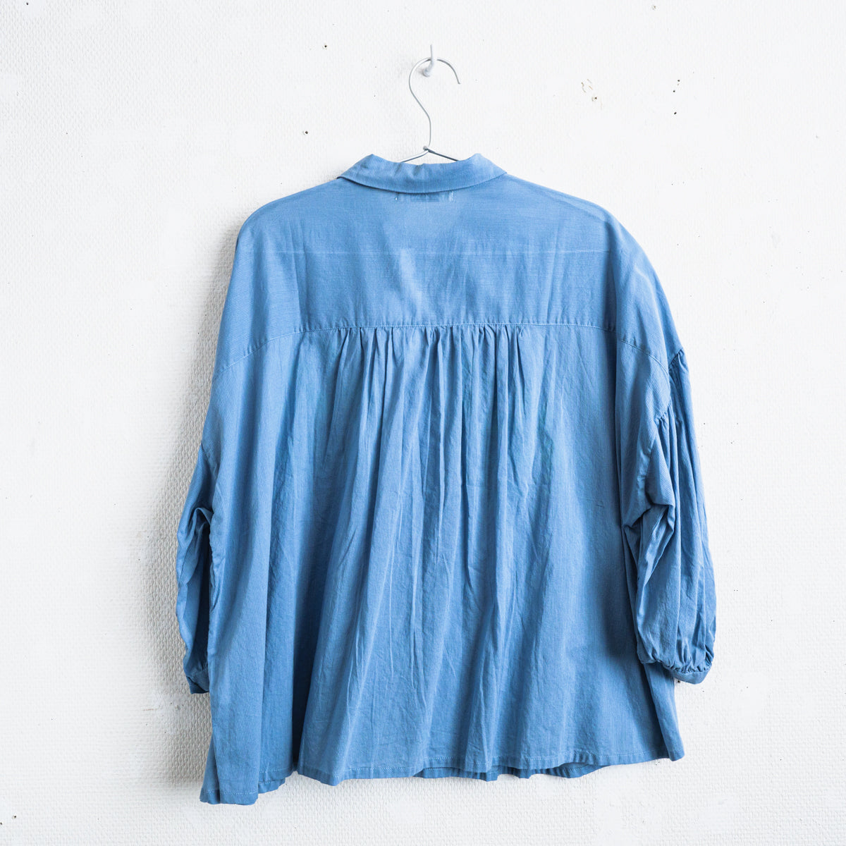 チカン手刺繍シャツ(ギャザー袖)