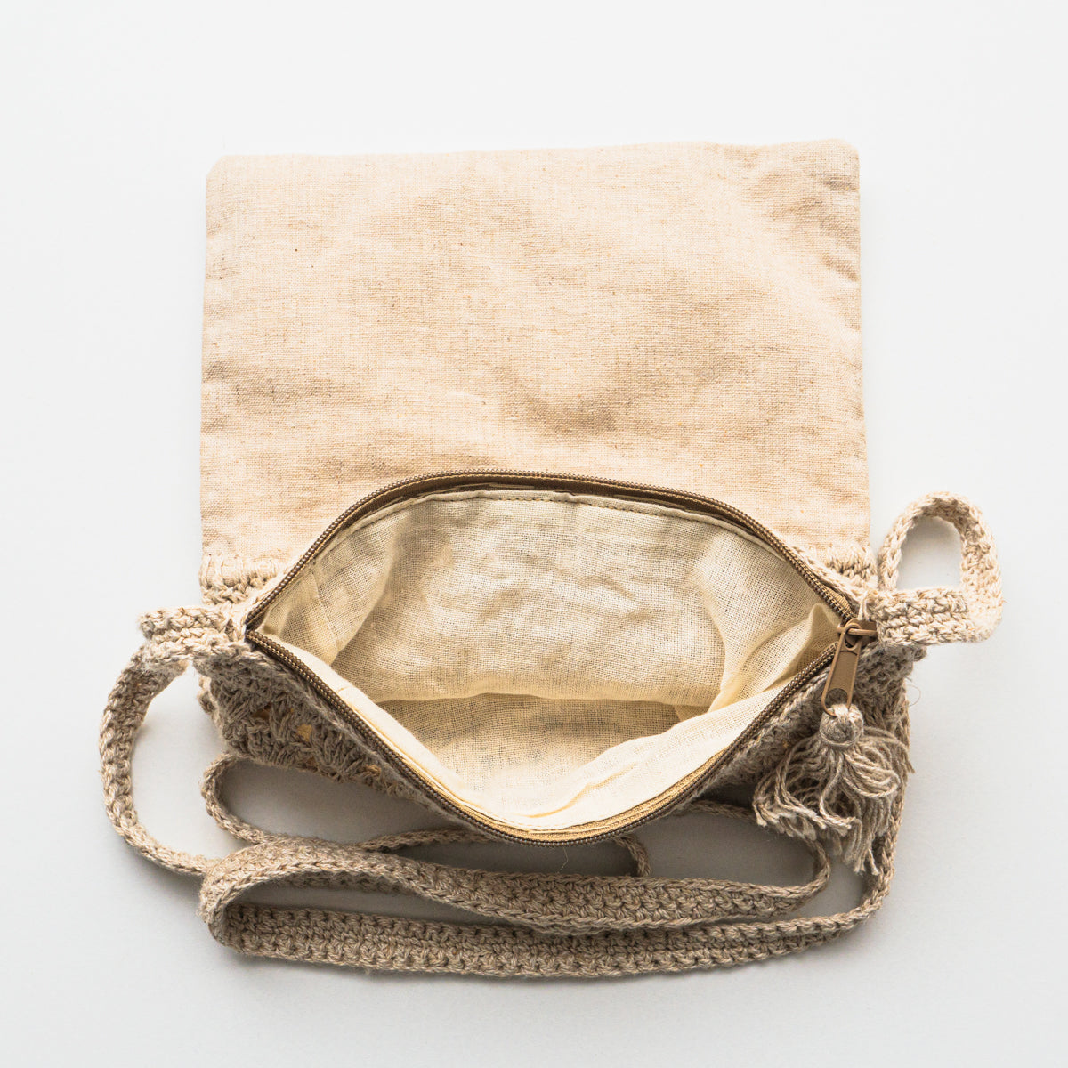 麻編み肩掛けポーチ