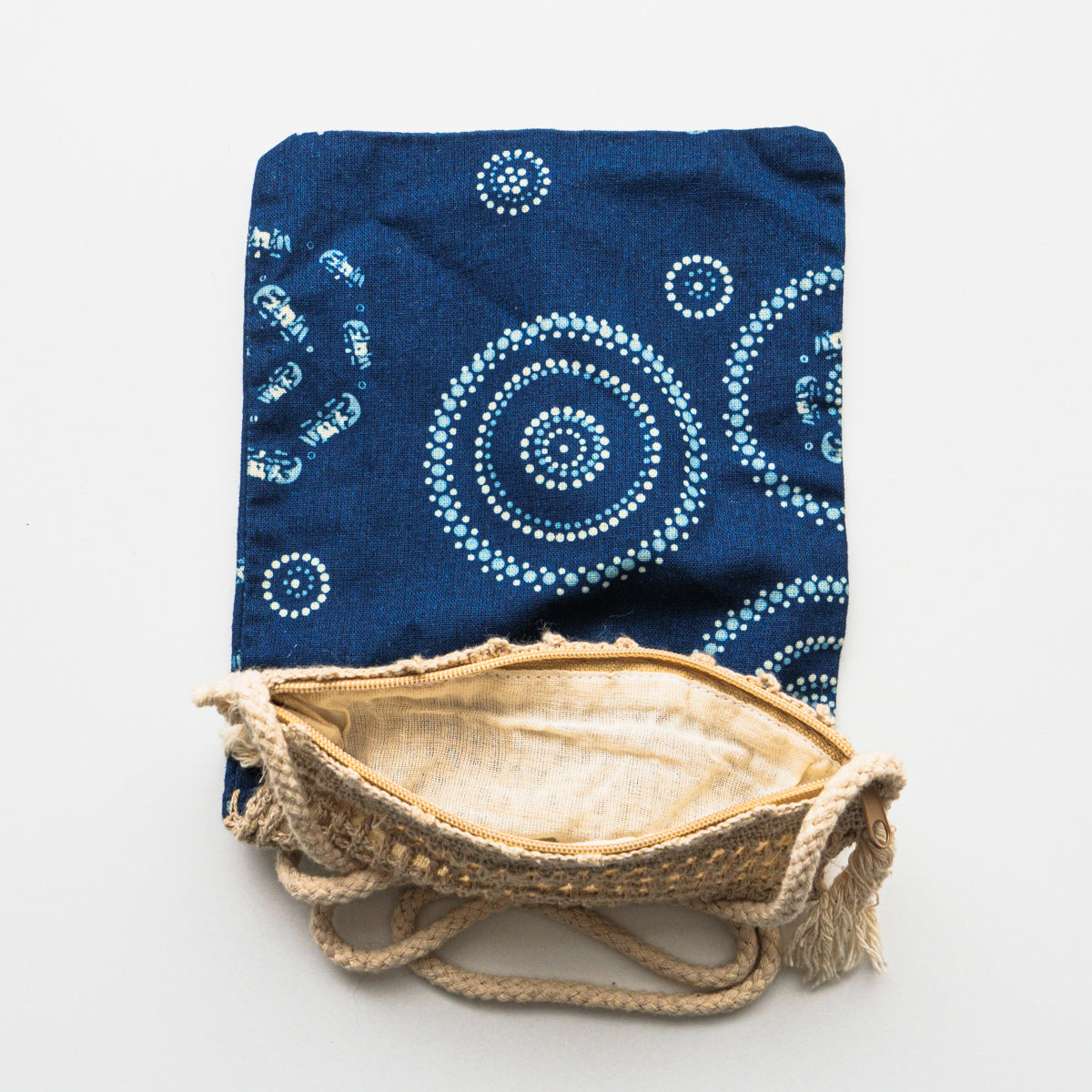 麻編み肩掛けポーチ