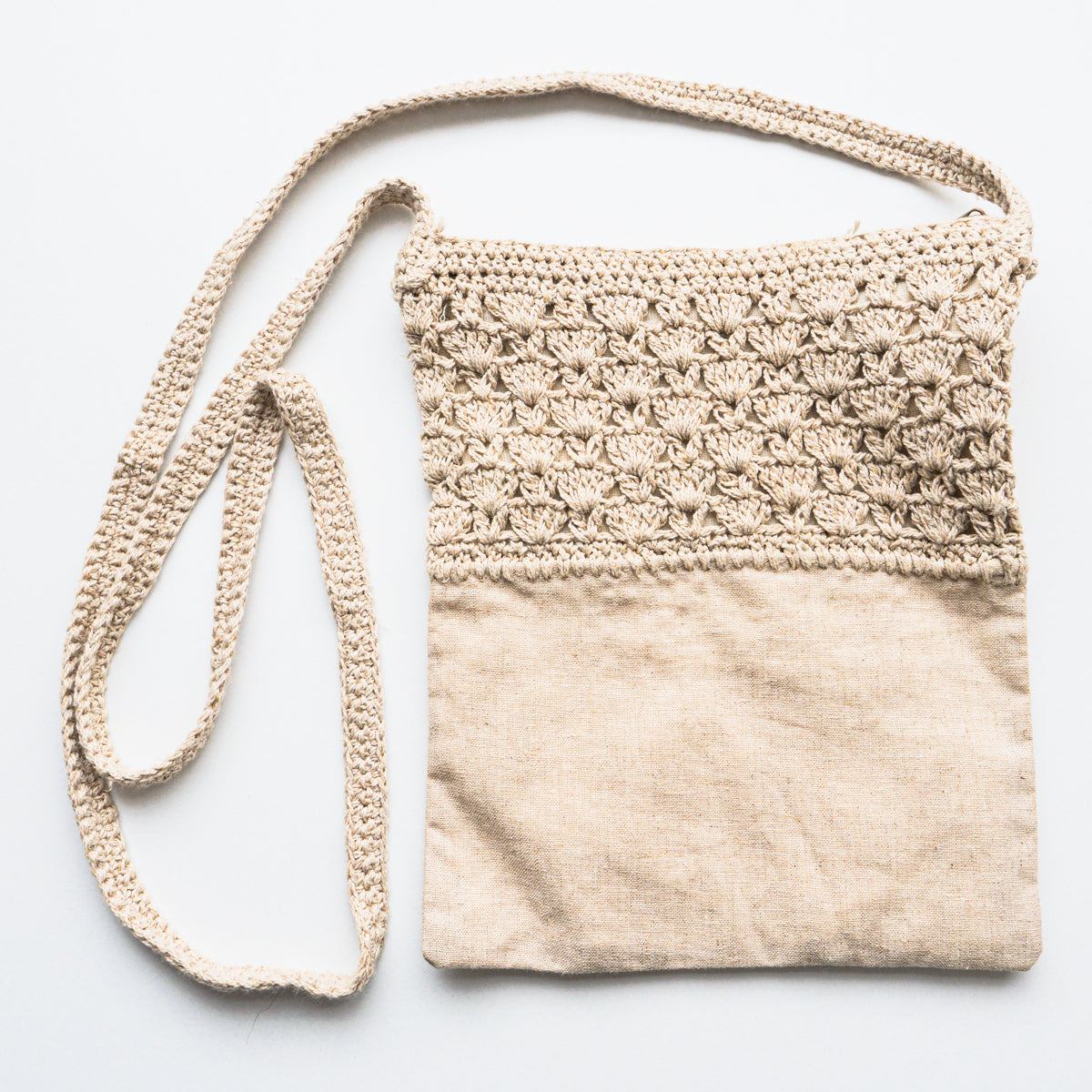 麻編み肩掛けポーチ