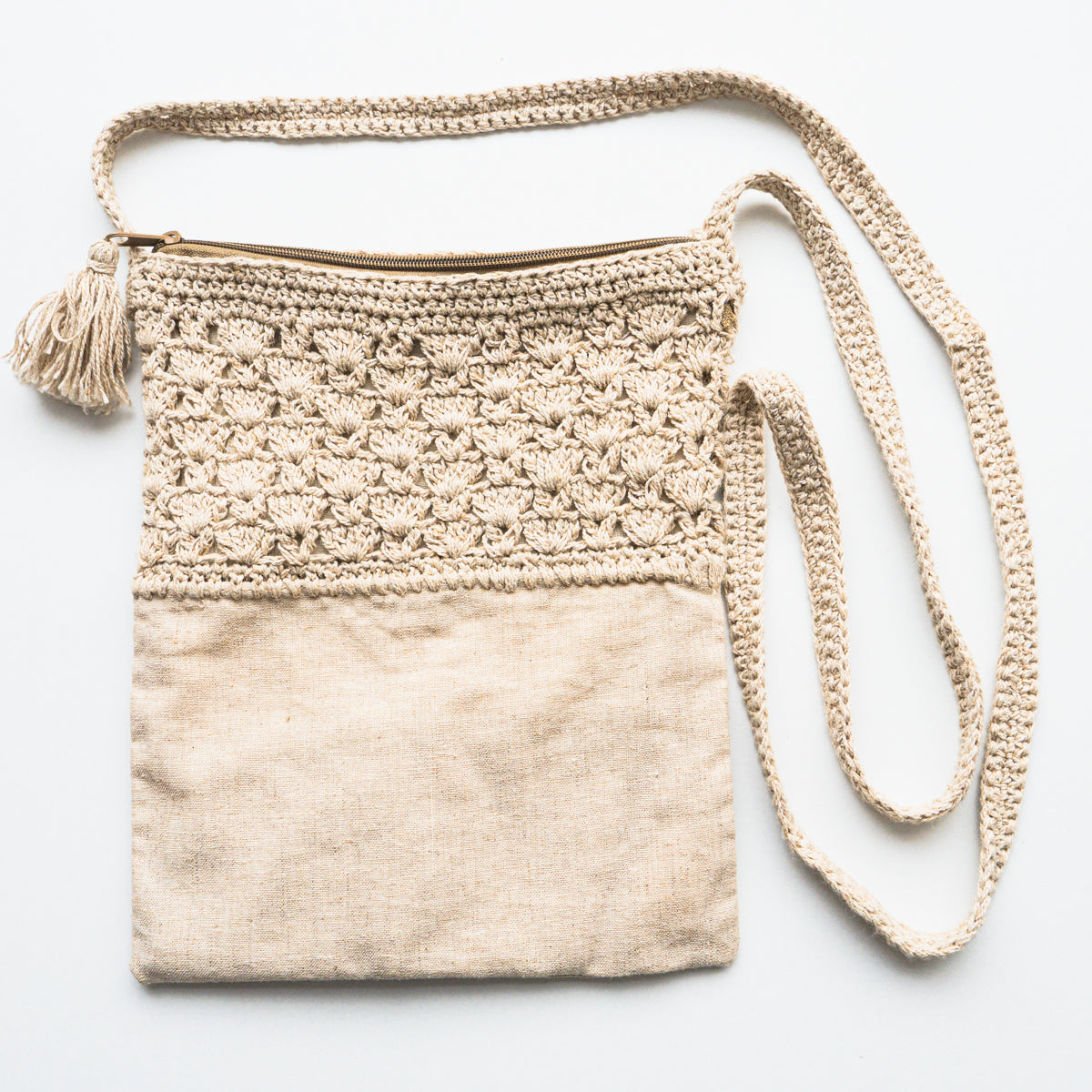 麻編み肩掛けポーチ