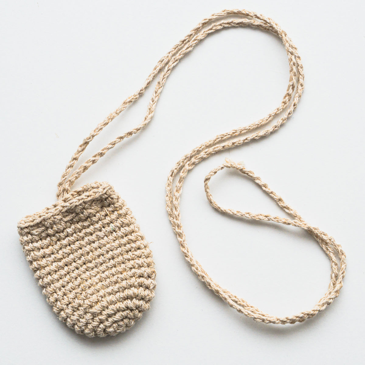 麻編み肩掛けポーチ