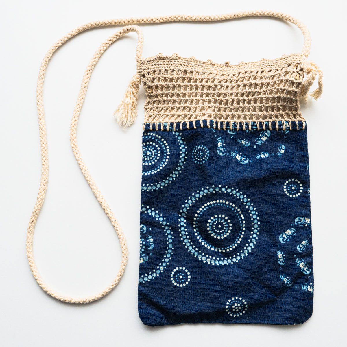 麻編み肩掛けポーチ