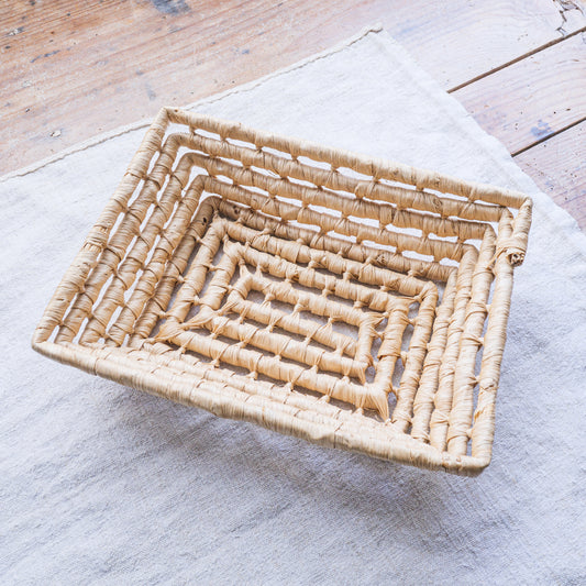 グルグル編みトレイ