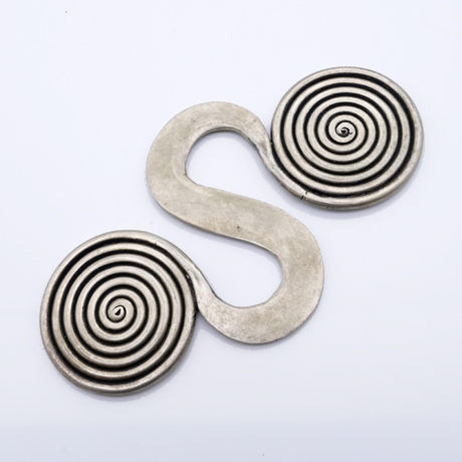 トン族 渦巻飾り