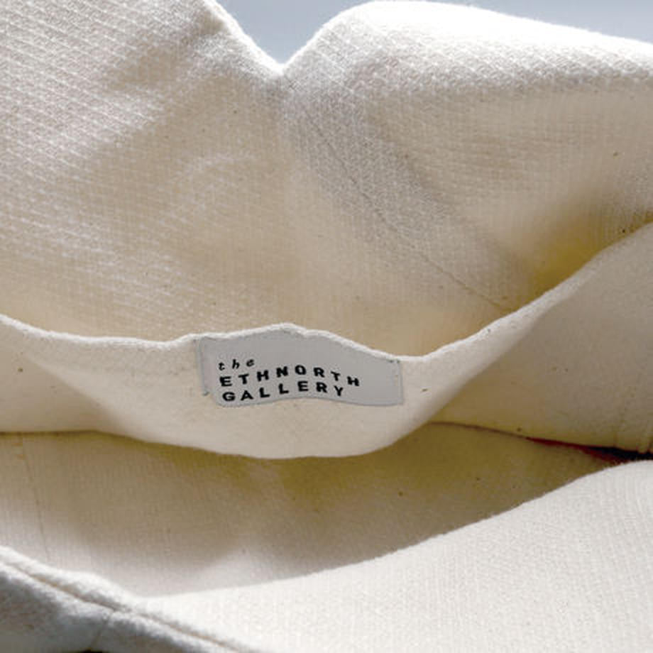 プイ族 トライアングル バッグ(ホワイト)