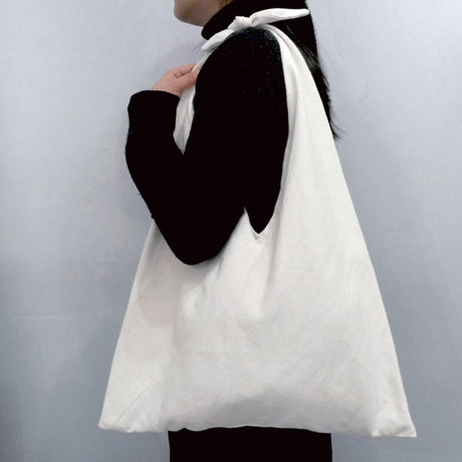 プイ族 トライアングル バッグ(ホワイト)