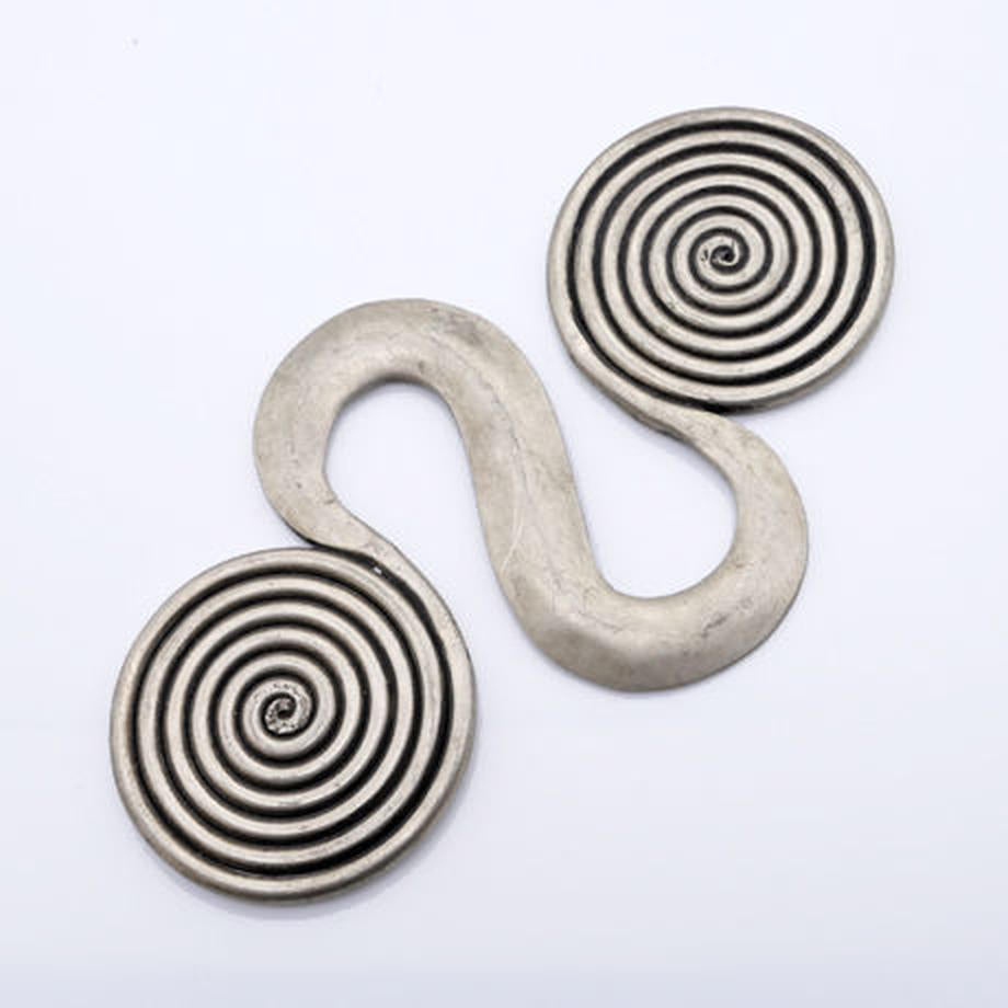 トン族 渦巻飾り