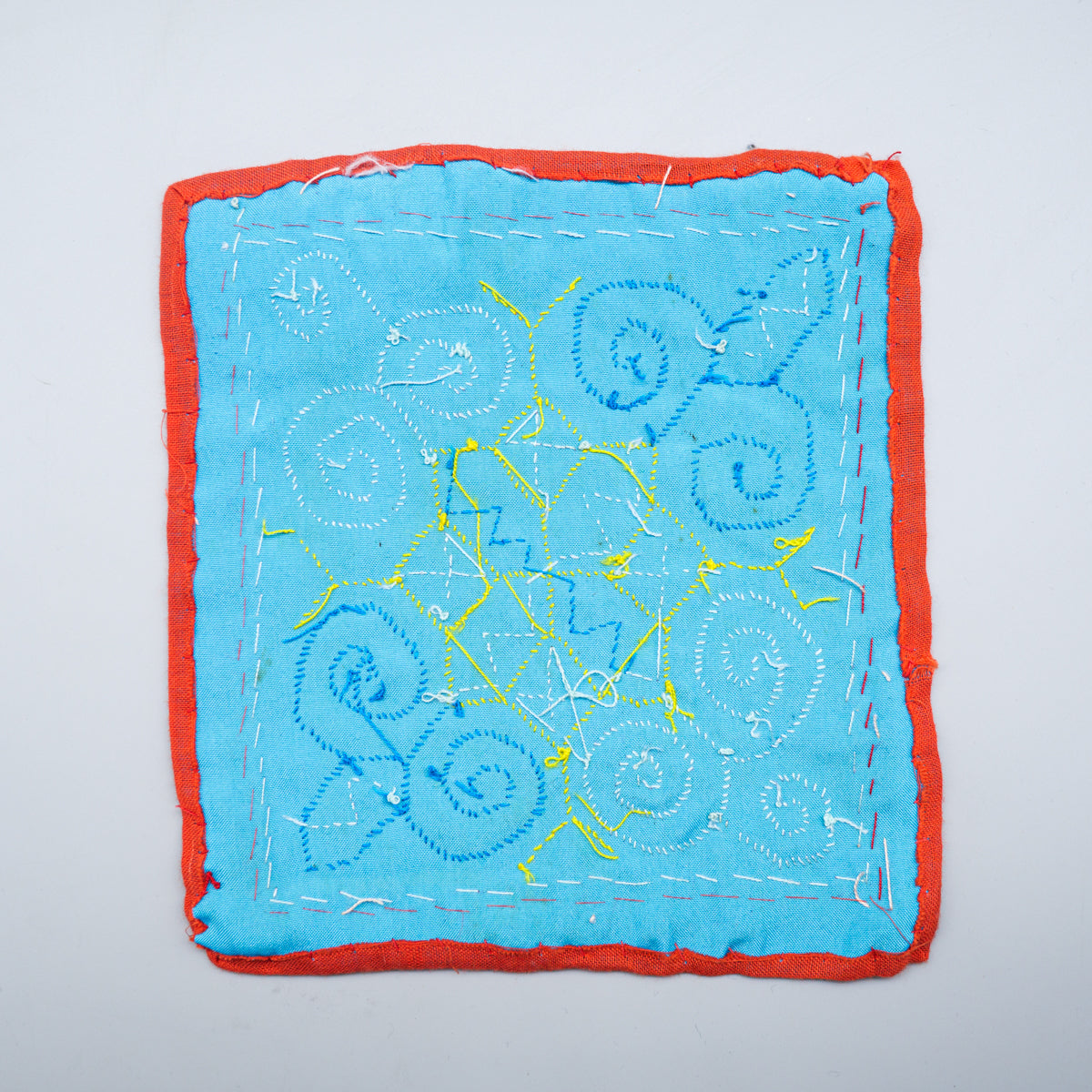 モン族手刺繍敷物