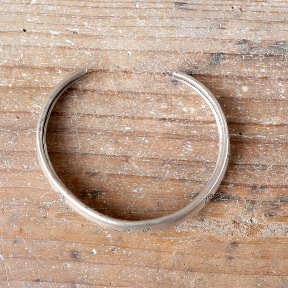 カレンシルバーバングル