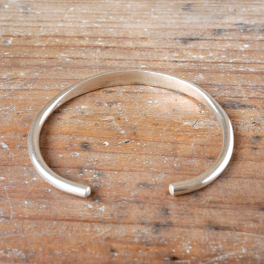 カレンシルバーバングル