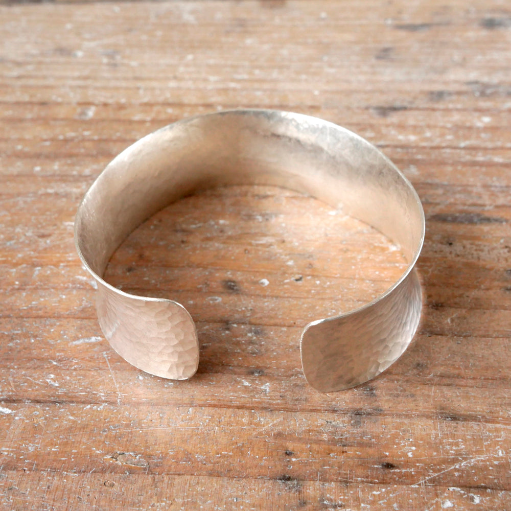 カレンシルバーバングル