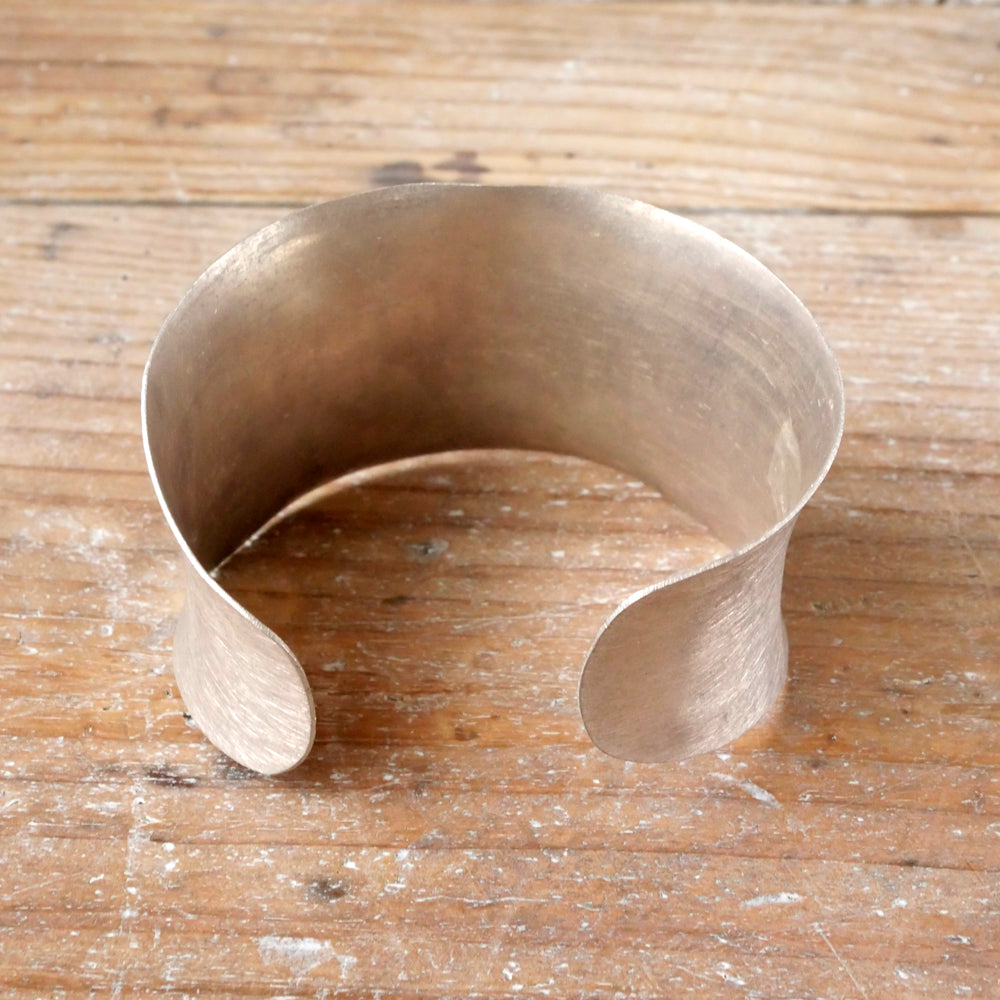 カレンシルバーバングル