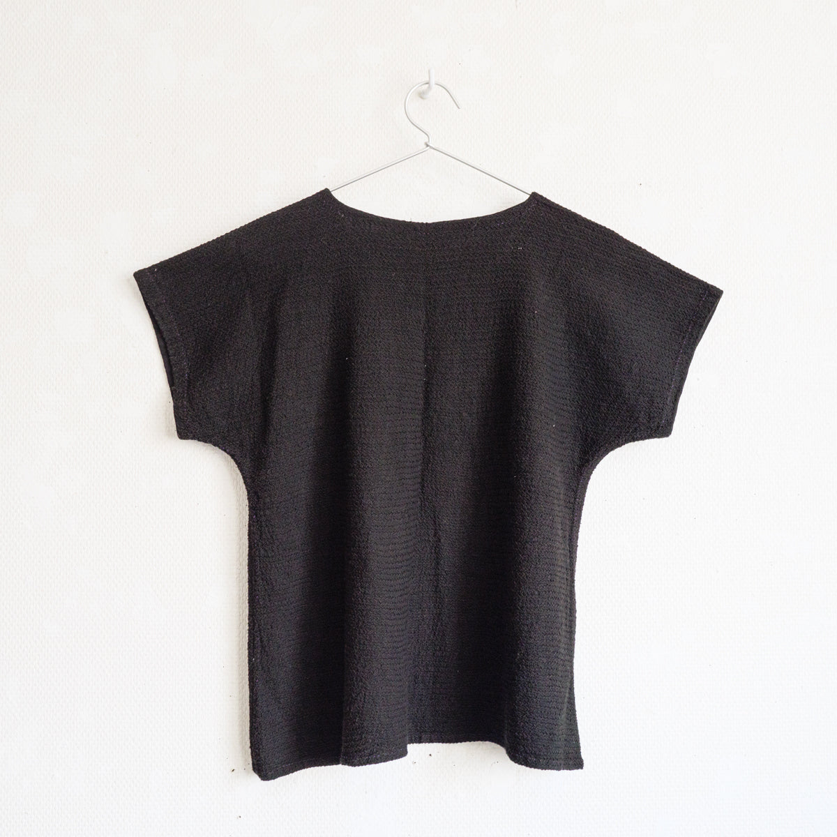 ヤオ族刺し子草木染ブラウス(黒)