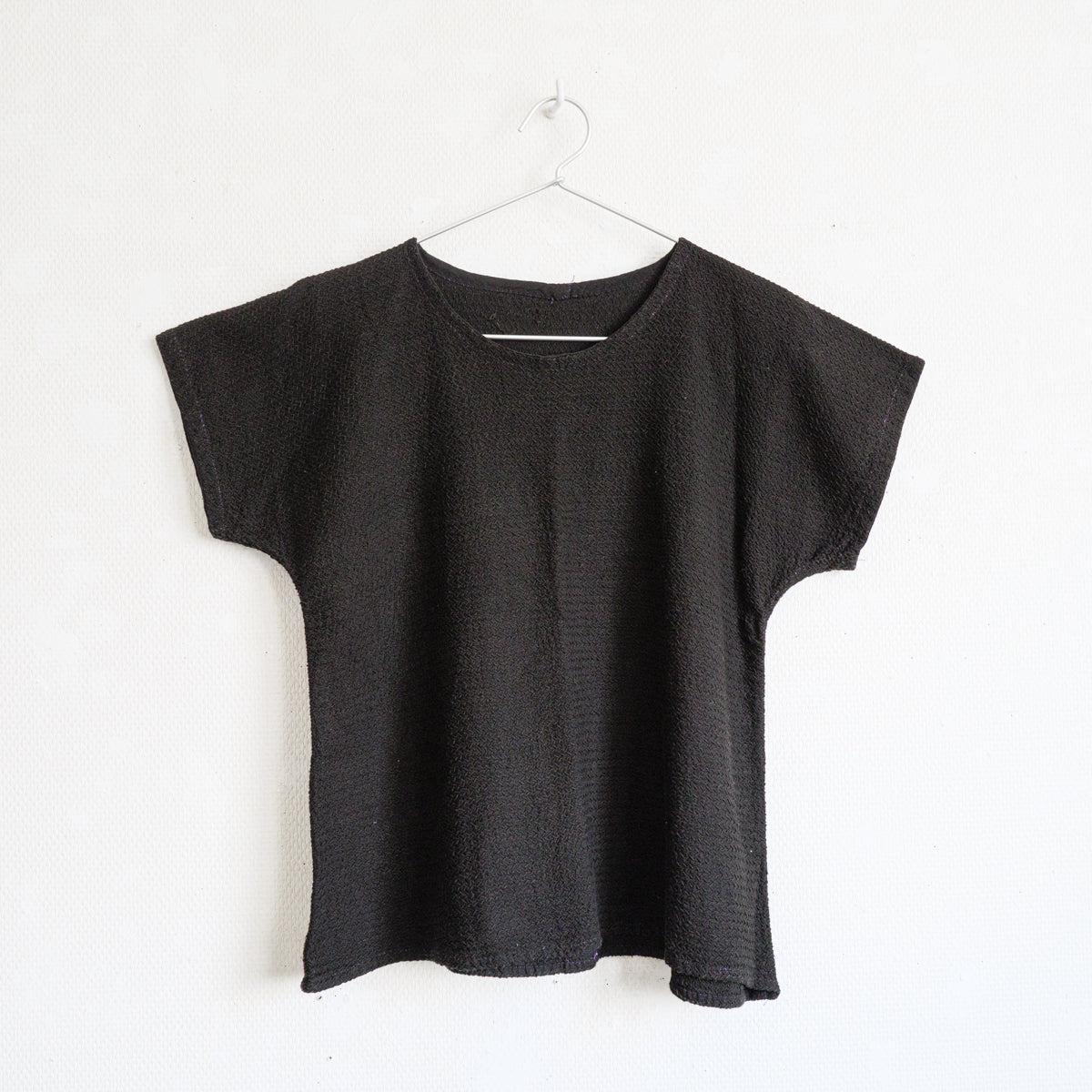 ヤオ族刺し子草木染ブラウス(黒)