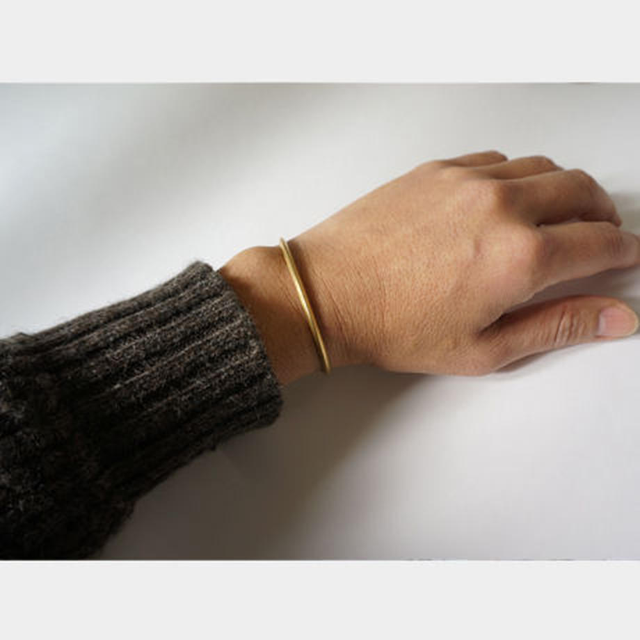 4フェイスブラスバングル