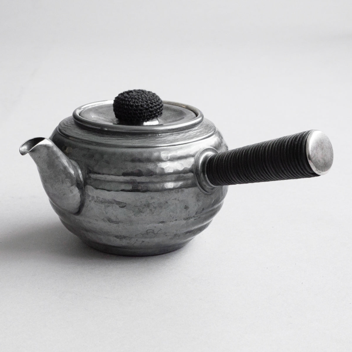 真鍮製急須丸形(中)段付