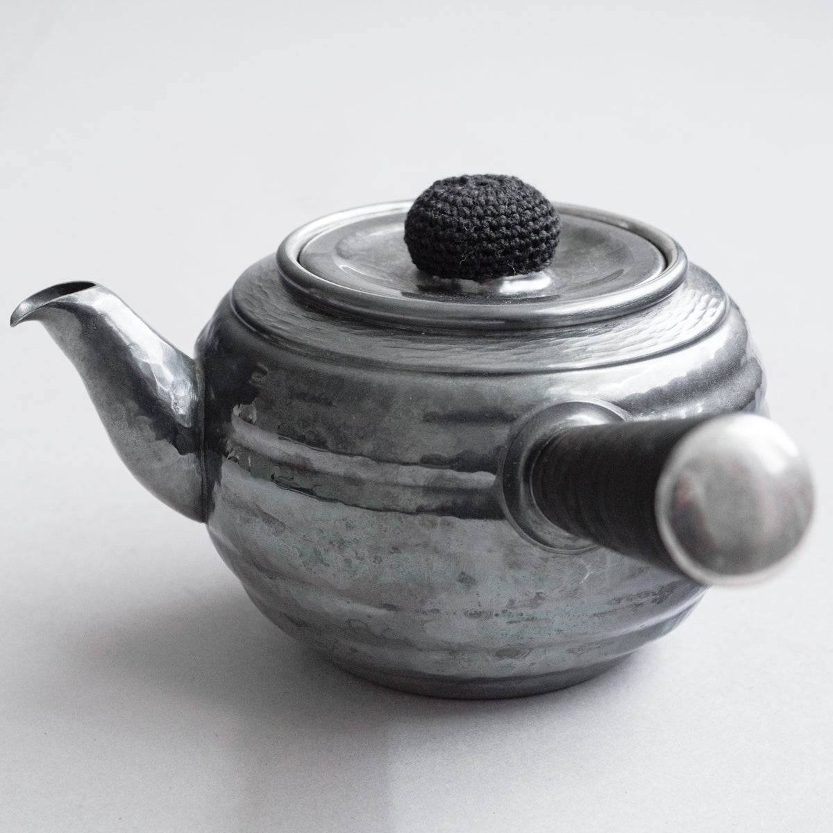 真鍮製急須丸形(中)段付