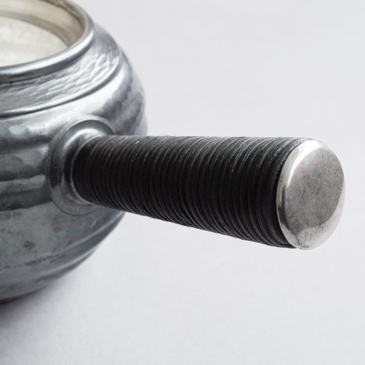 真鍮製急須丸形(中)段付