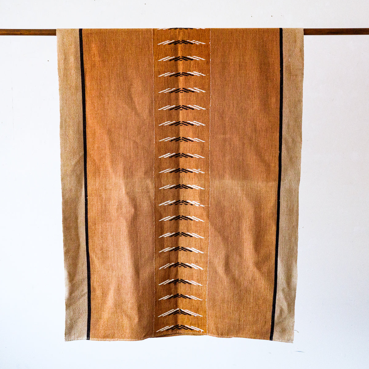 カレン族ブラウンタペストリー