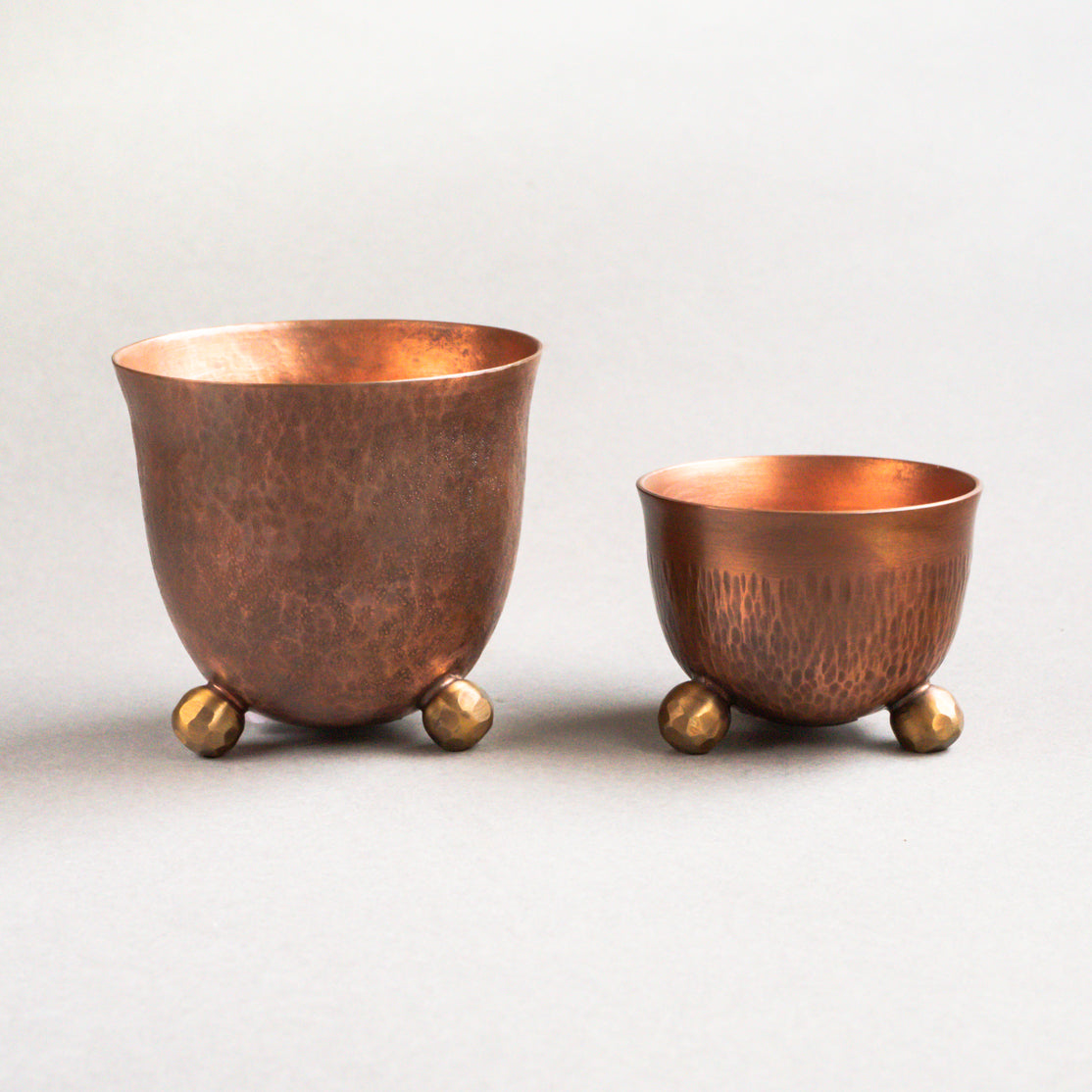 銅製三つ足ぐい呑み