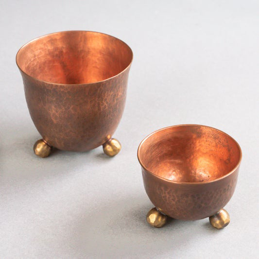 銅製三つ足ぐい呑み