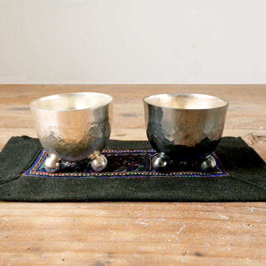 真鍮三つ足ぐい呑み