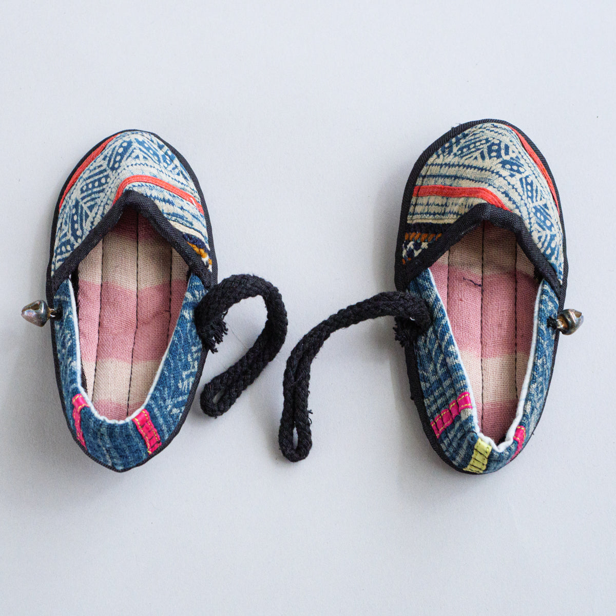 モン族子供用布靴