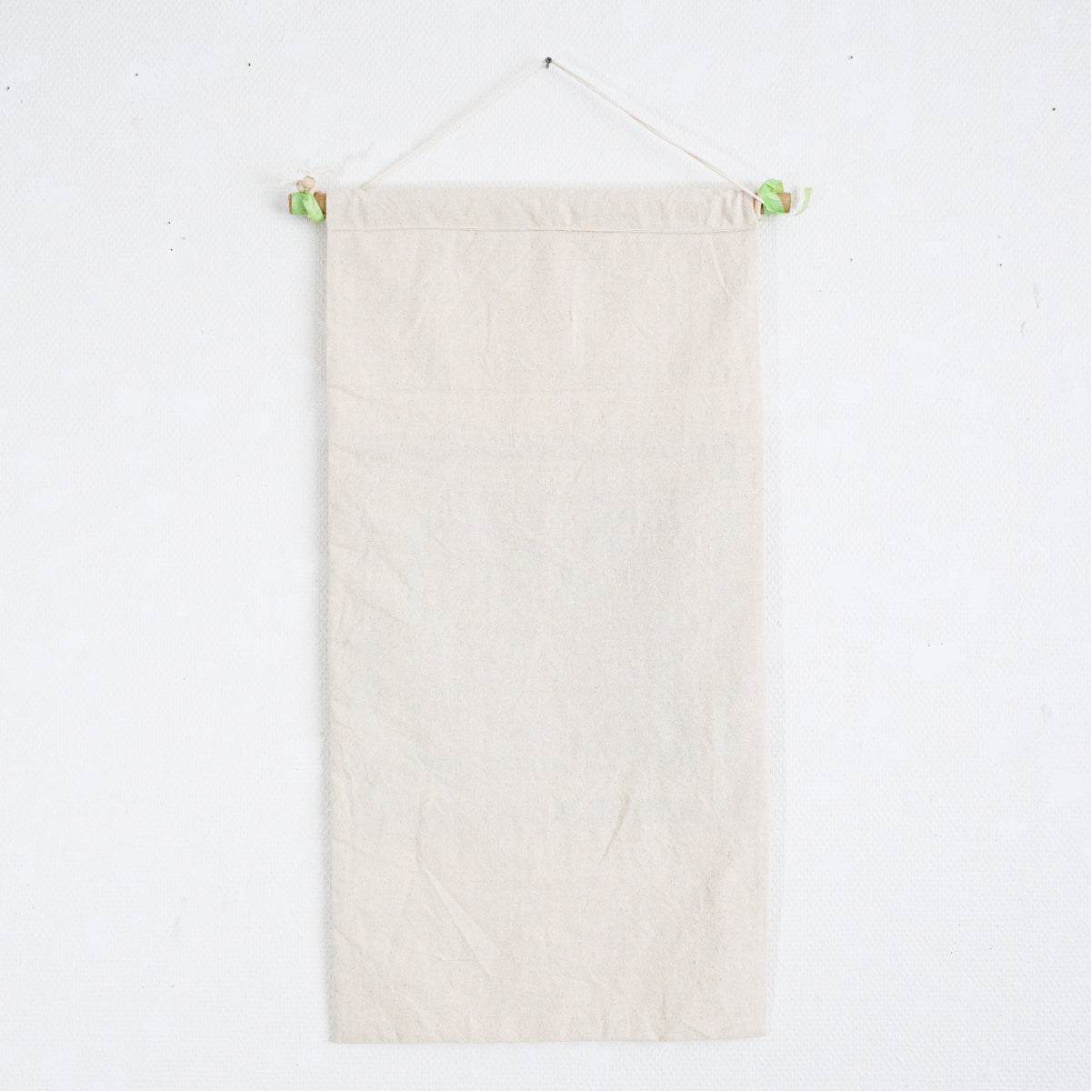 モン族手刺繍タペストリー