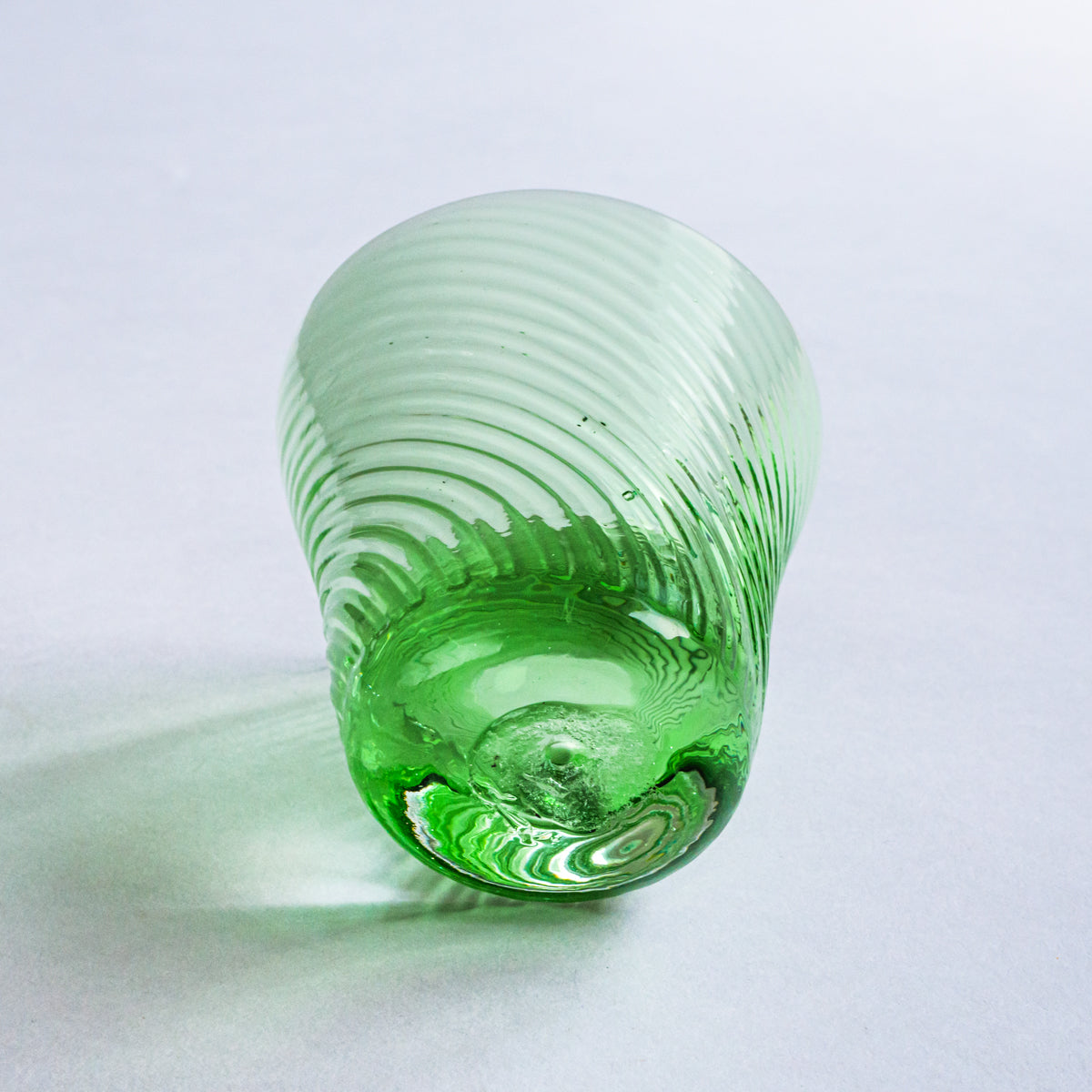 再生ガラスカップ(渦巻き)