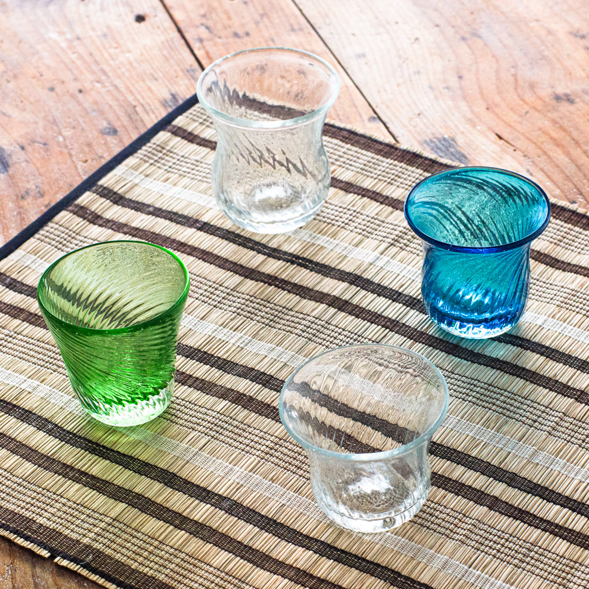 再生ガラスカップ(渦巻き)