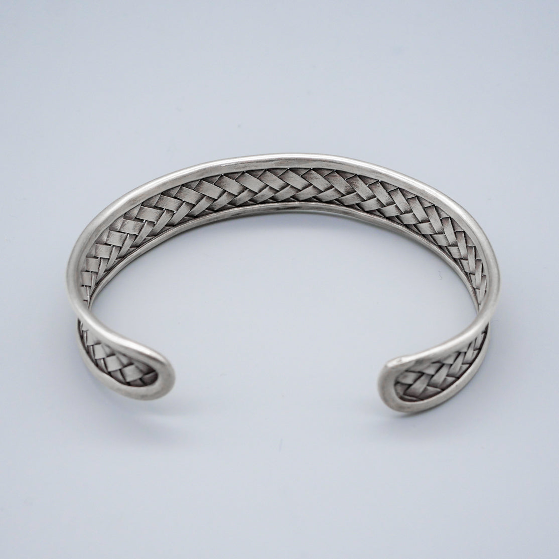 カレンシルバーバングル