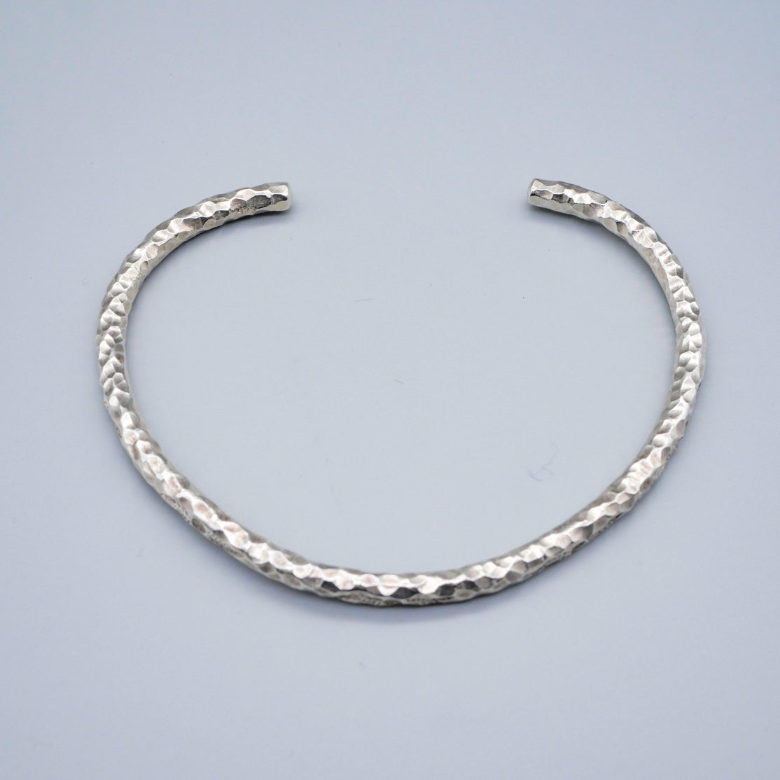 カレンシルバーバングル