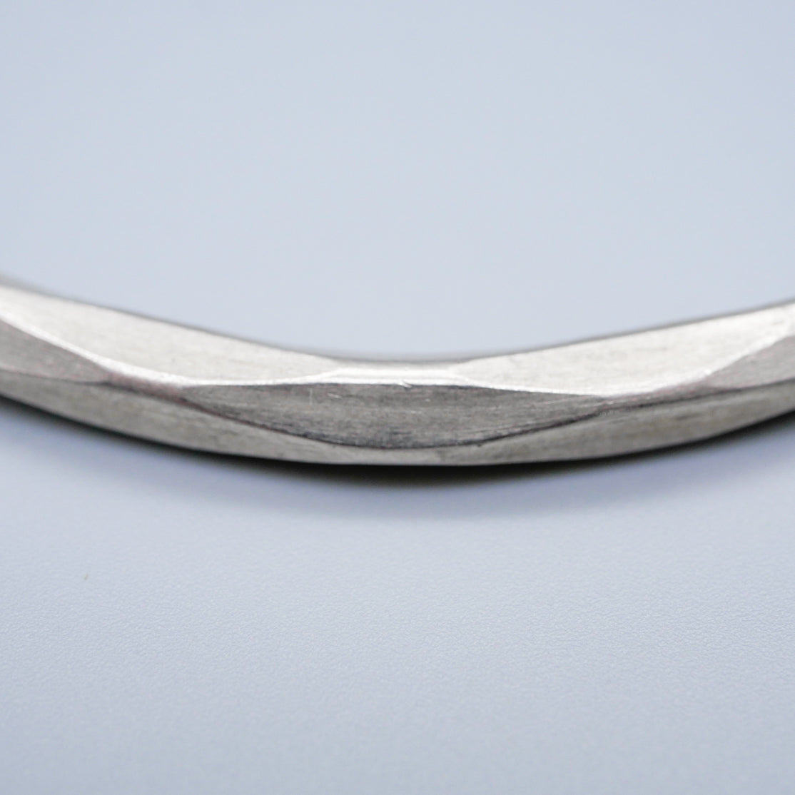 カレンシルバーバングル