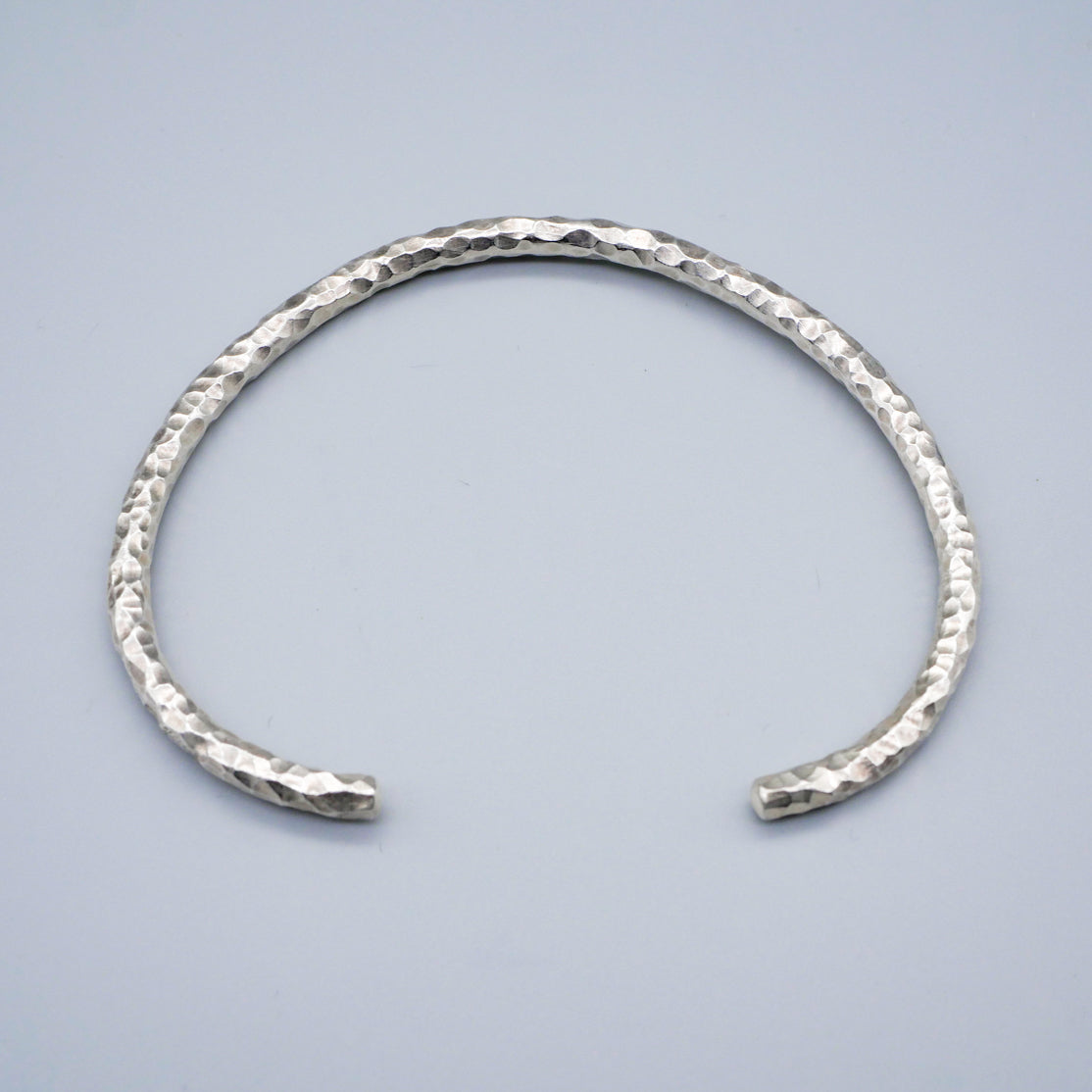 カレンシルバーバングル