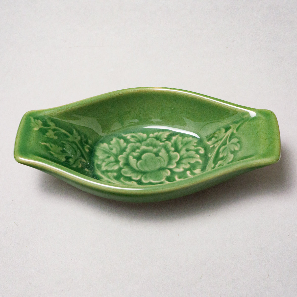 ランパーン花模様小皿