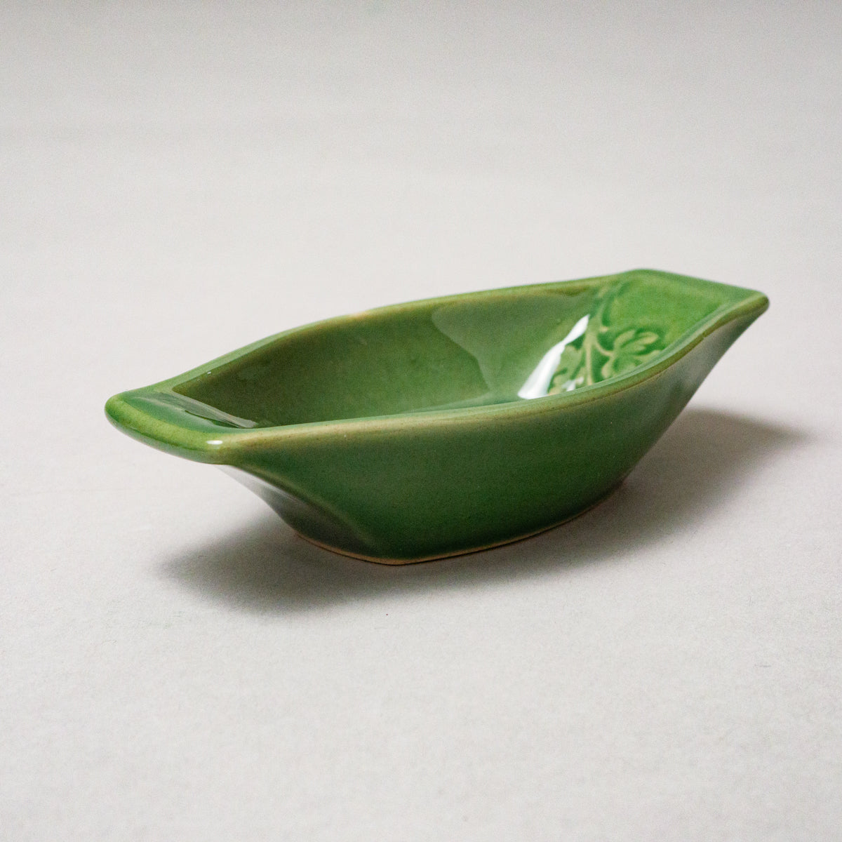 ランパーン花模様小皿