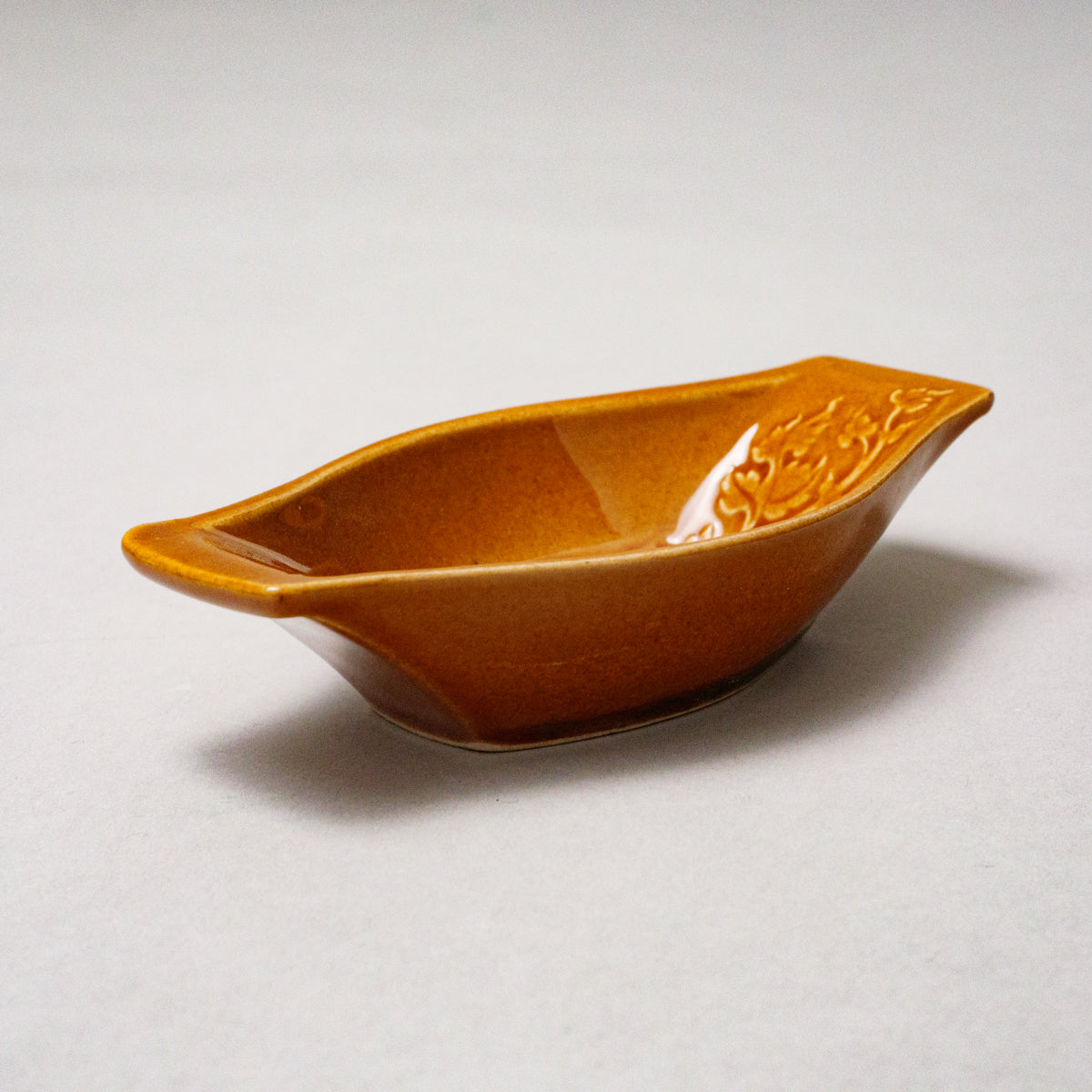 ランパーン花模様小皿