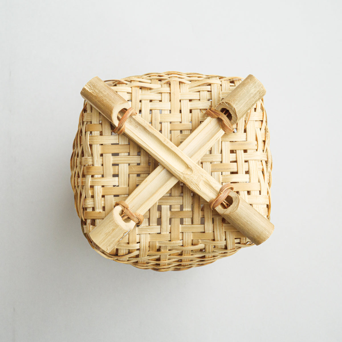 ラタンバスケット