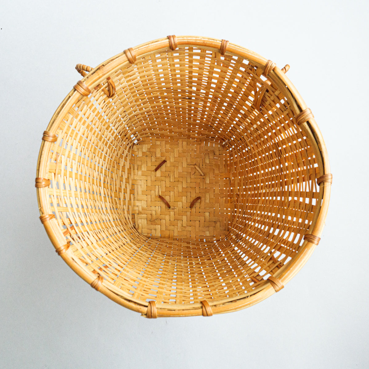 ラタンバスケット