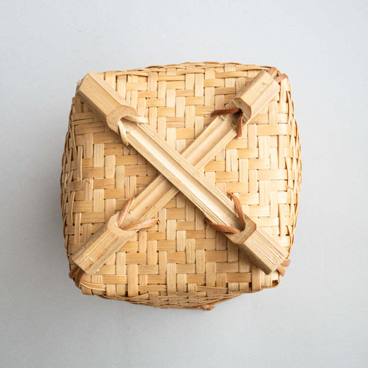 ラタンバスケット