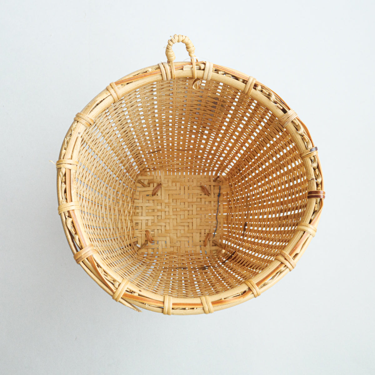 ラタンバスケット