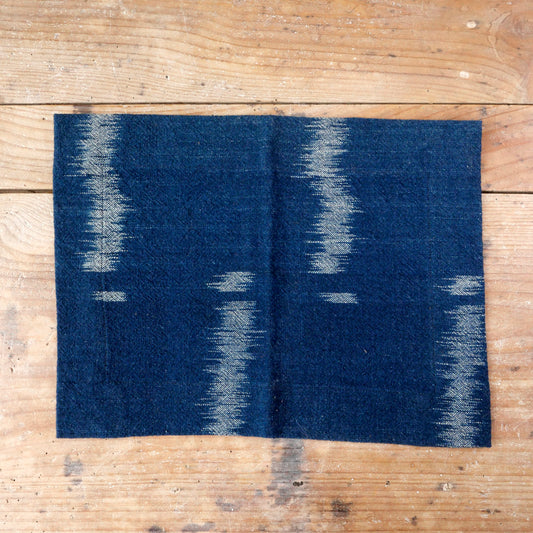絣藍染敷物