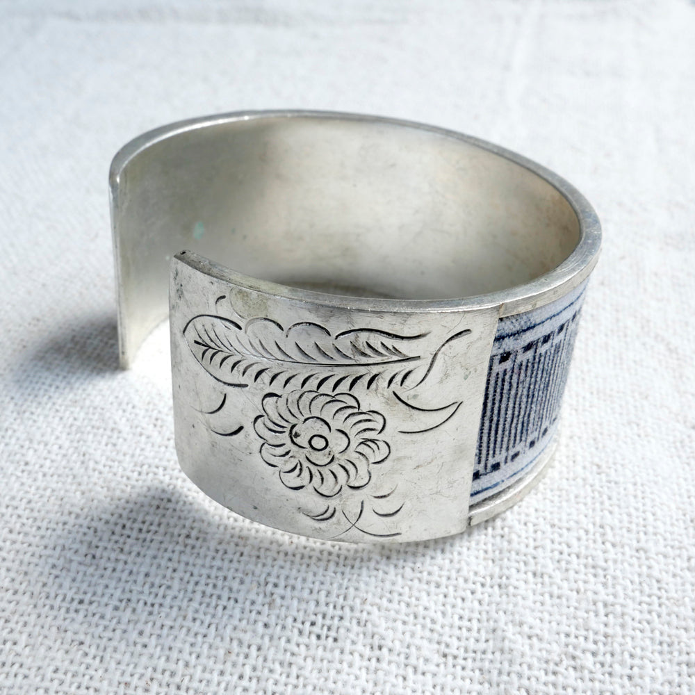 苗族刺繍バングル (M)