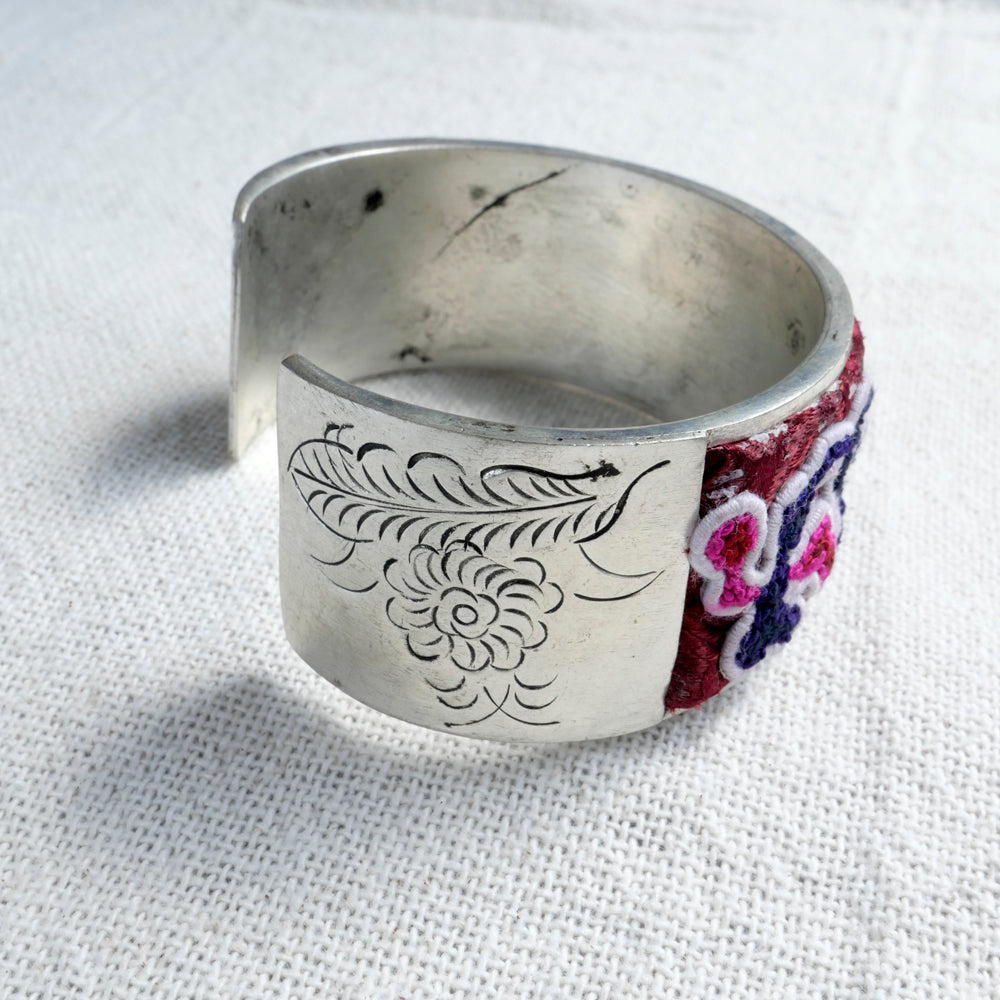 苗族刺繍バングル (M)