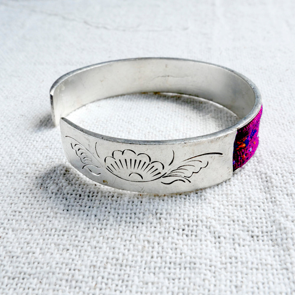 苗族刺繍バングル (S)