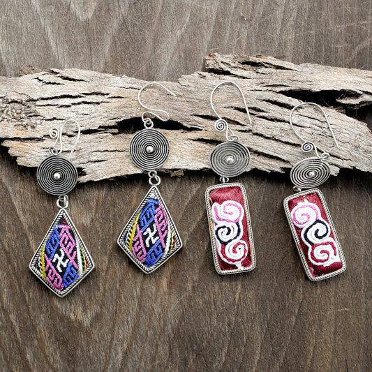 苗族刺繍ピアス