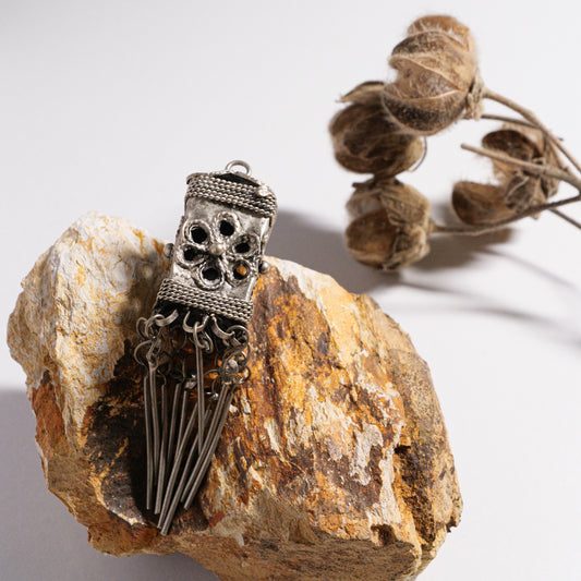 苗族苗銀ピアス