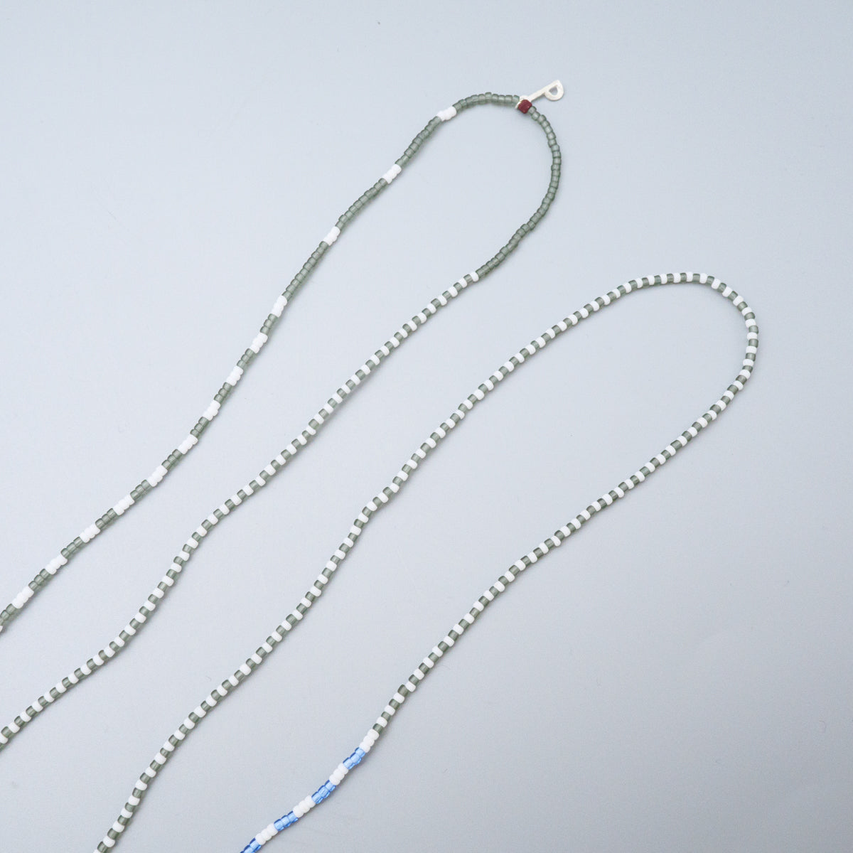 PERAPERAKビーズネックレス(モノトーナル)